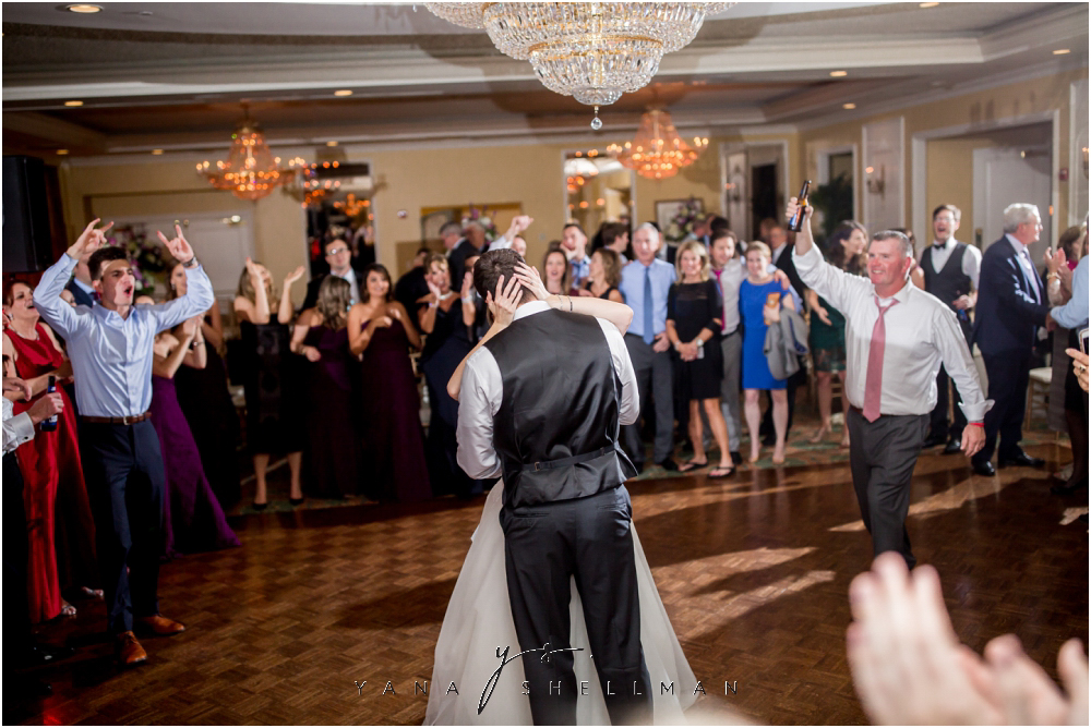 Overbrook Golf Club Wedding Pictures by the best NJ Wedding Photographers – Michelle+Matt Wedding